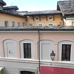 Casa De Giorgis מלון דירות אאוסטה